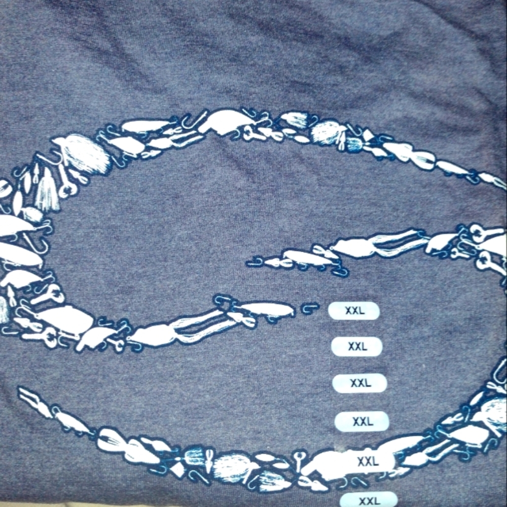 Men's 2XL t-shirt by strike King and a zoom baits hat